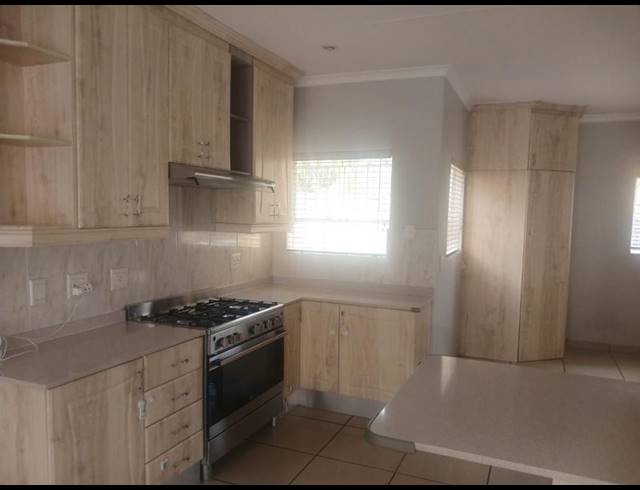 3 BEDROOM HOUSE FOR SALE IN SECUNDA